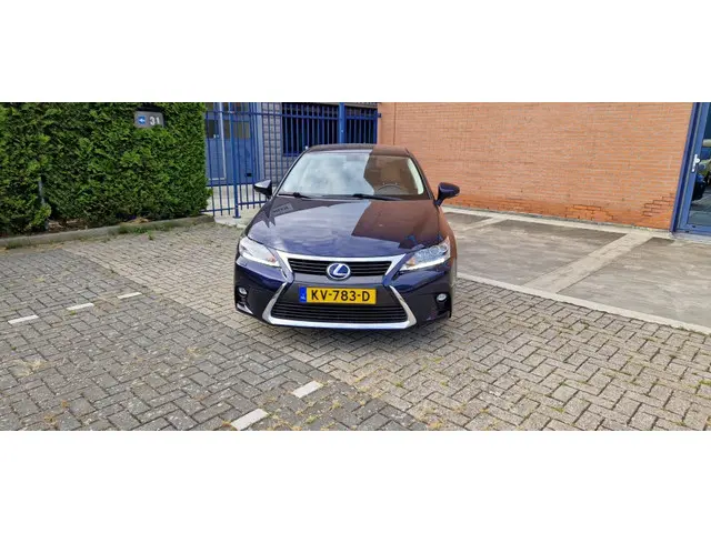 Lexus CT 200h Luxury Line 2016 Hybride Benzine 2