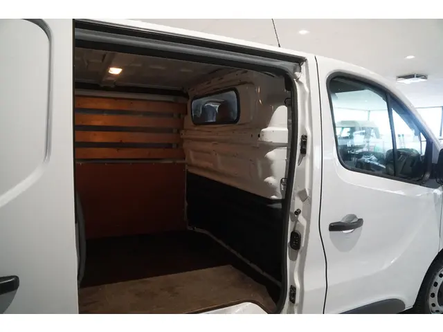 Nissan NV300 1.6 dCi 95 L1H1 Acenta 2019 Diesel 12