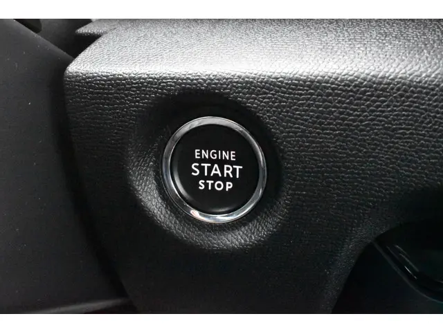 Citroën C4 Puretech 130 EAT8 Shine 2021 Benzine 18