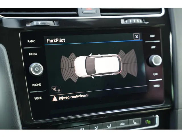 Volkswagen Golf 1.4 TSI Highline 2017 Benzine 21