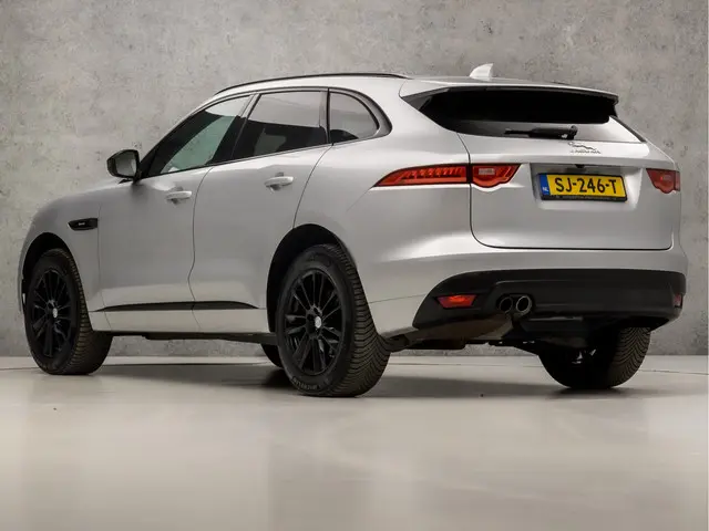 Jaguar F-PACE 2.0 Portfolio R-Sport AWD 20d 2017 Diesel 3