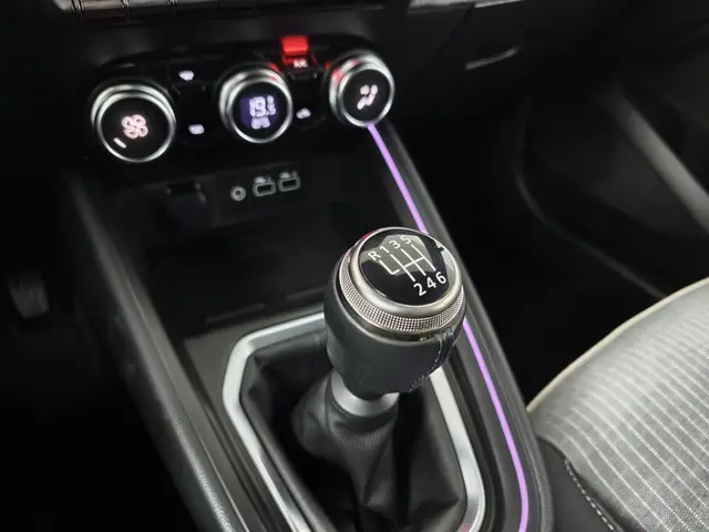 Renault Clio 1.0 TCe 90 GPF techno 2024 Benzine 25