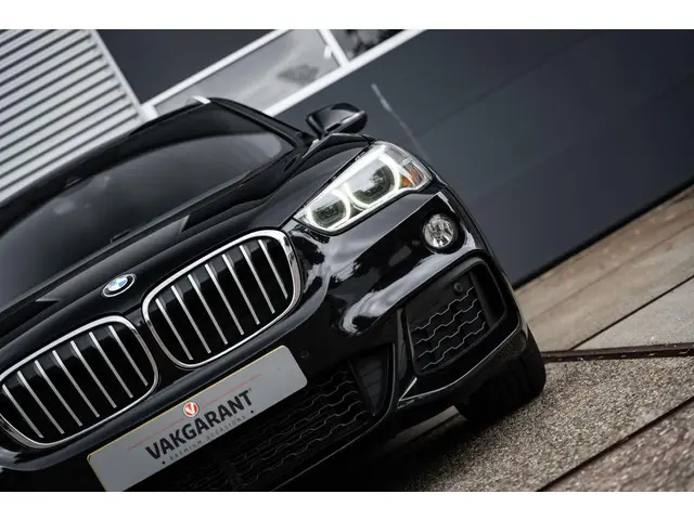 BMW X1 sDrive20i Centennial Executive 2016 Benzine 16