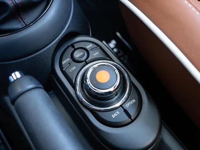 MINI 3-Deurs Cooper 2021 Benzine 25