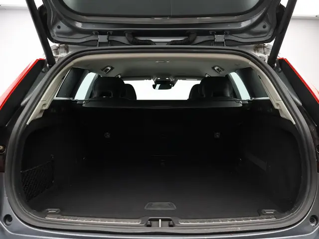 Volvo V60 2.0 T4 Momentum Pro 2019 Benzine 16