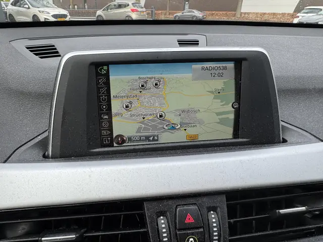 BMW X1 sDrive18i Executive 2018 Benzine 17