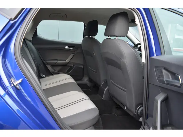 SEAT Leon 1.0 TSI Style Business Intense 2021 Benzine 23