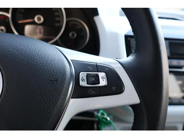 Volkswagen up! 1.0 beats 2021 Benzine 26