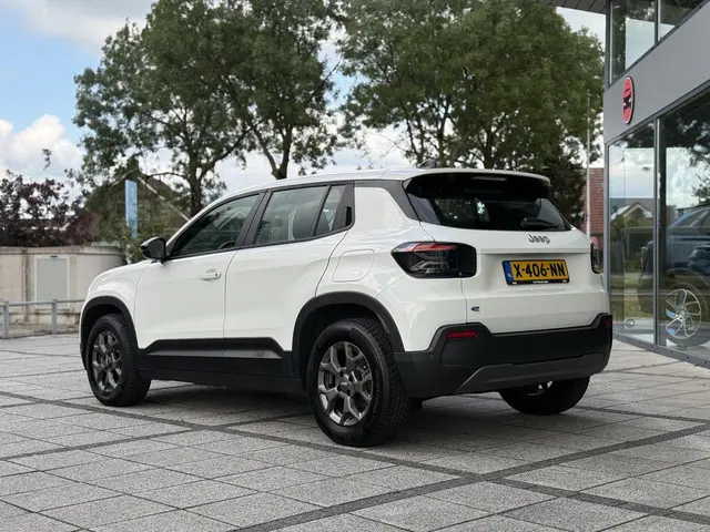 Jeep Avenger Longitude 54 kWh Aut. 2024 Elektrisch 4