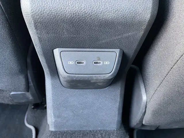 Volkswagen Taigo 1.0 TSI Life Business 2023 Benzine 31