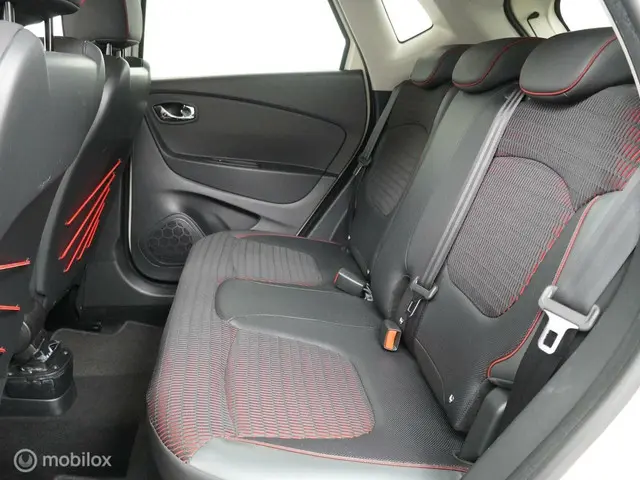 Renault Captur 0.9 TCe Helly Hansen 2015 Benzine 9