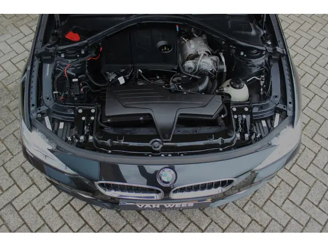 BMW 3 Serie 316i Executive 2013 Benzine 43