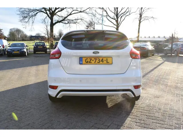 Ford Focus 1.5 Titanium Edition 2015 Benzine 5