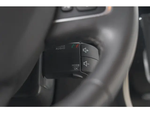 Renault Captur TCe 90 Limited 2018 Benzine 34