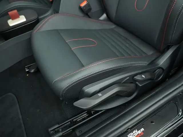 MINI 3-Deurs Cooper C 2025 Benzine 13