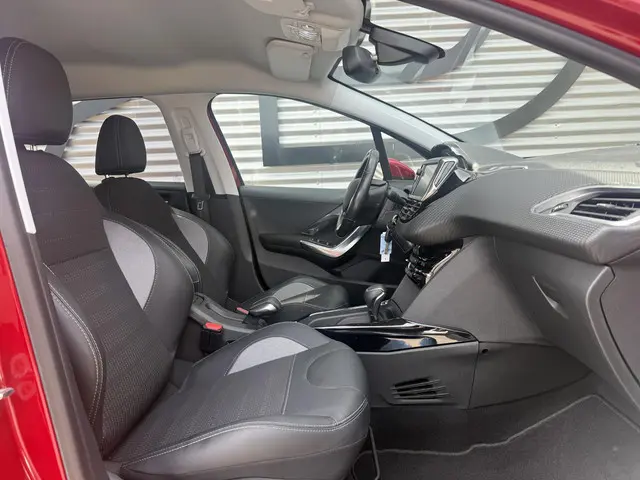 Peugeot 2008 1.2 PureTech Allure 2018 Benzine 11