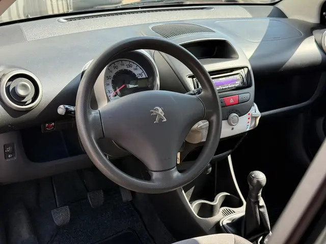 Peugeot 107 1.0 Access Accent|Incl. APK 2013 Benzine 6