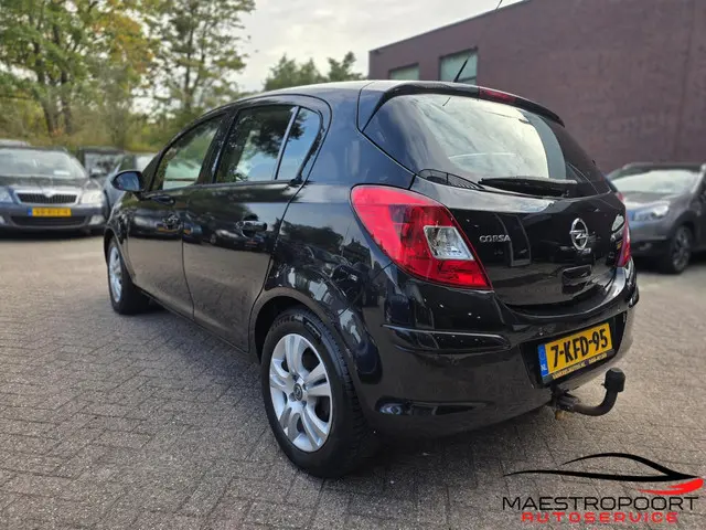 Opel Corsa 1.4-16V 2013 Benzine 5