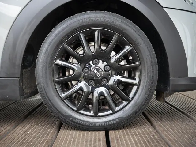 MINI 5-Deurs One 2022 Benzine 6