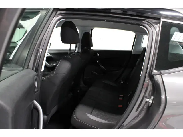 Peugeot 2008 1.2 PureTech Blue Lion 2018 Benzine 24