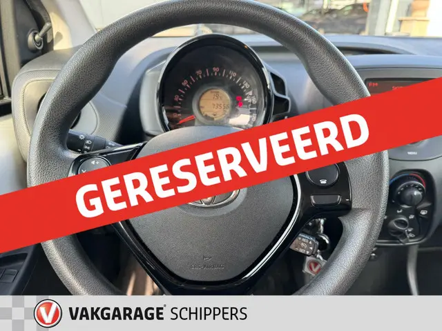 Toyota Aygo 1.0 VVT-i x airco cruise 5d 2018 Benzine 11