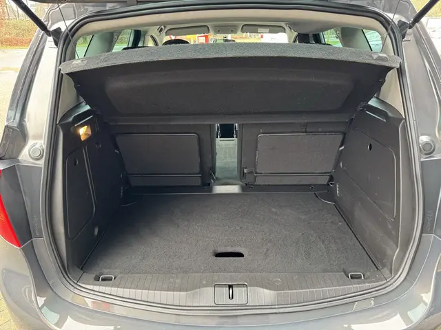 Opel Meriva 1.4 Turbo Berlin 2015 Benzine 8