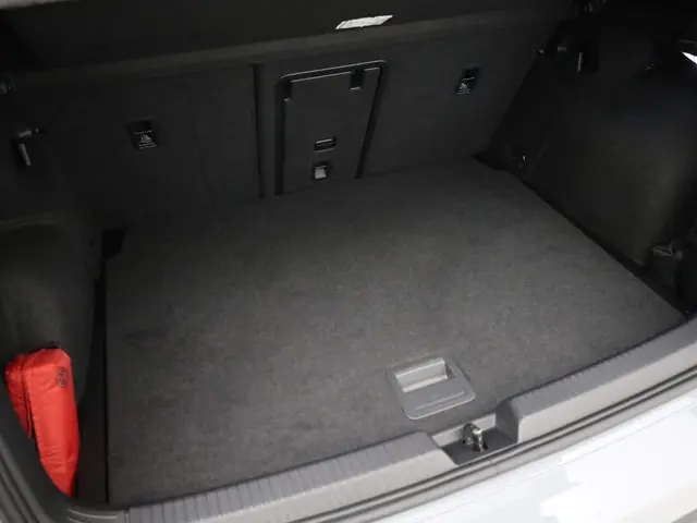 Volkswagen Golf 1.5TSI/130PK R-Line DSG 2022 Benzine 20