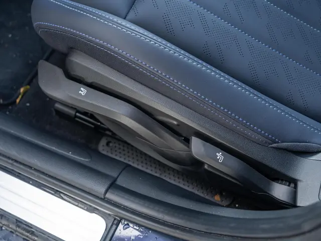 MINI 5-Deurs Cooper C Favoured 2025 Benzine 29