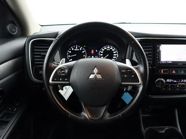 Mitsubishi Outlander 2.0 150Pk Intense Aut- 2014 Benzine 12