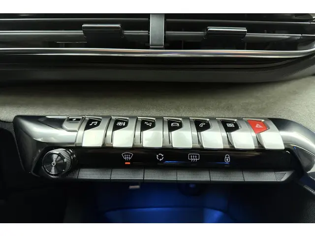 Peugeot 3008 1.6 HYbrid4 300pk GT 2023 Hybride Benzine 24