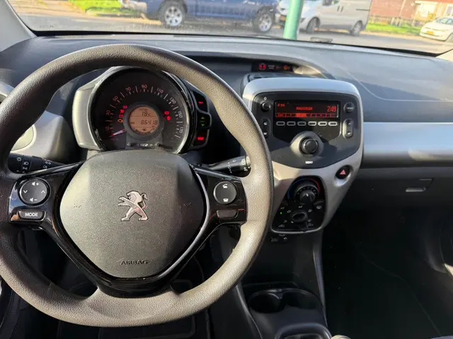 Peugeot 108 1.0 e-VTi Active lage km-stand!!! 2016 Benzine 16