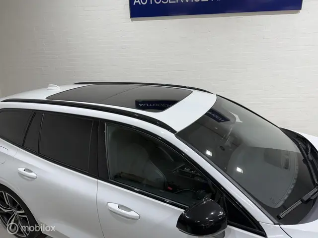 Volvo V60 2.0 T5 R-Design Car-Play 2019 Benzine 6