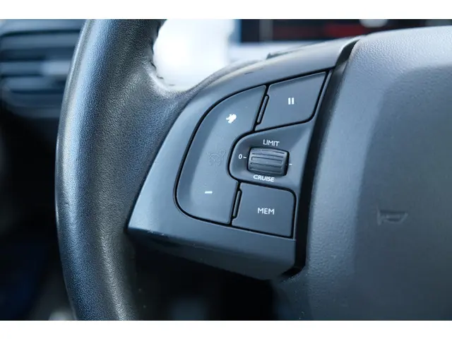 Citroën C4 Cactus PT Shine 110 Automaat-6 2018 Benzine 39