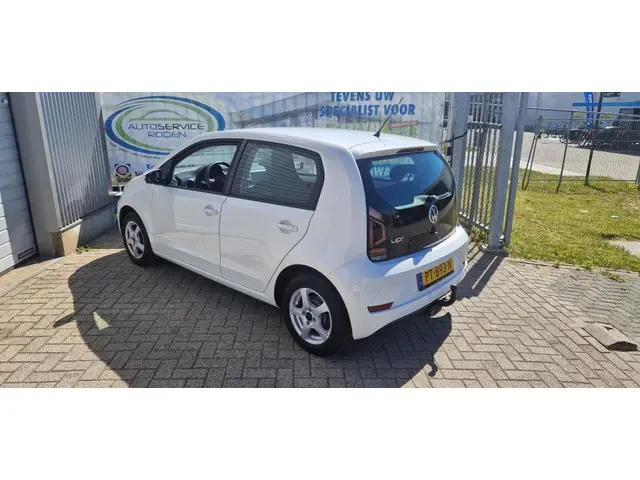 Volkswagen up! 3