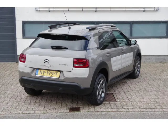 Citroën C4 Cactus 1.2 PureTech Shine 2017 Benzine 24