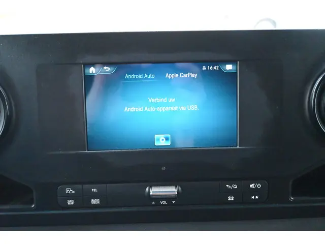 Mercedes-Benz Sprinter 211 CDI L1H1 FWD 2023 Diesel 8