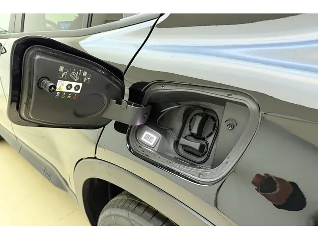 Jeep Avenger Summit 54 kWh 2025 Elektrisch 17