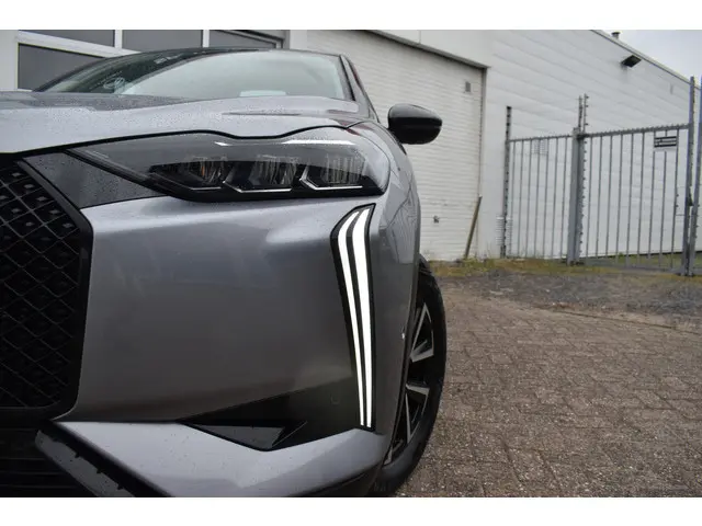 DS DS 3 PureTech130EAT8 Performance Line 2024 Benzine 28