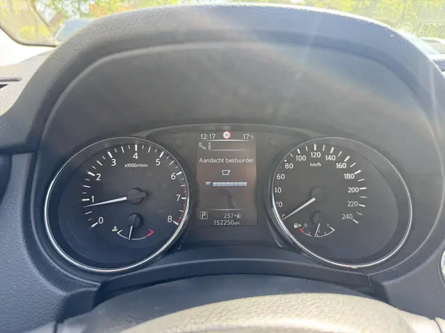 Nissan QASHQAI 1.2 Tekna+Panodak Trekhaak 2015 Benzine 19