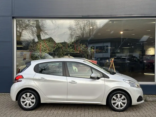 Peugeot 208 1.2 Blue Lion 82 PK 2018 Benzine 5