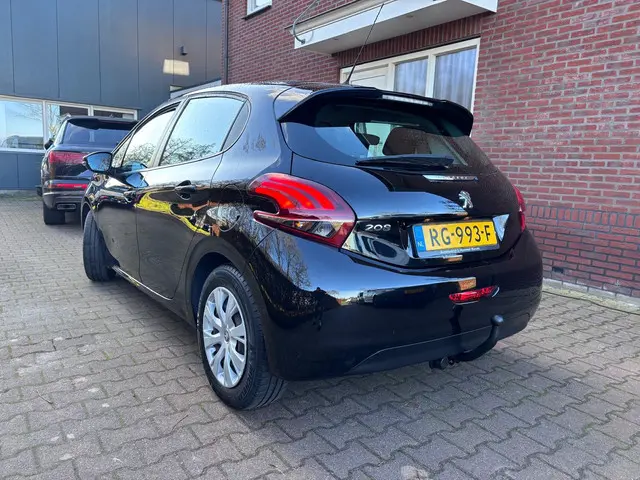 Peugeot 208 1.2 PureTech Active 2017 Benzine 2