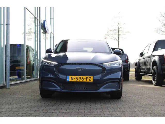 Ford Mustang Mach-E Extended RWD 98 kWh 2021 Elektrisch 3