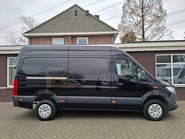 Mercedes-Benz Sprinter 317 1.9 CDI L2H2 RWD 2022 Diesel 26