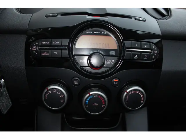Mazda 2 1.3 Hanabi 2013 Benzine 16