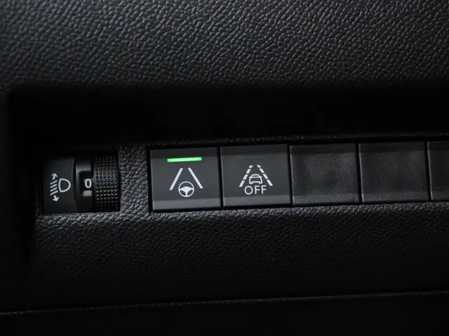 Peugeot 208 1.2 PureTech Allure Pack 2023 Benzine 12