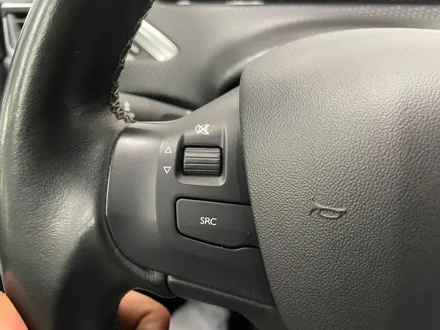 Peugeot 2008 1.2 PureTech Allure 2019 Benzine 16