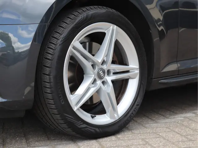 Audi A4 Avant 1.4 TFSI Sport S line edition 2018 Benzine 10