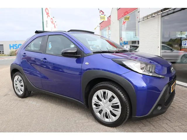 Toyota Aygo X 1.0 VVT-i AIR PLAY AUTOMAAT 2024 Benzine 4
