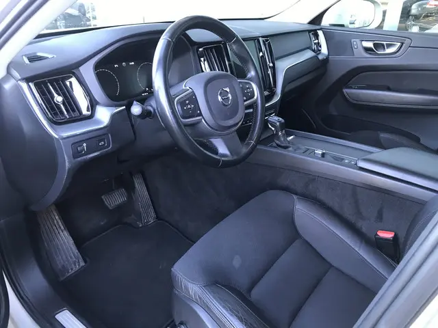 Volvo XC60 2.0 D4 Momentum Luxury Automaat 2018 Diesel 6