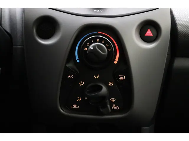 Peugeot 108 1.0 e-VTi Active 2021 Benzine 19